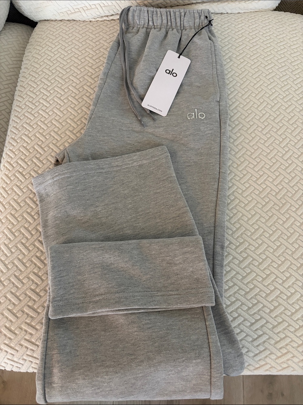 ALO Yoga Light Gray sweat Pants M
